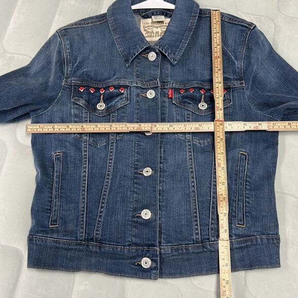 Levis Jacket Women’s Medium Blue Denim Red Studded Cropped Jean Medium Wash - Picture 5 of 7